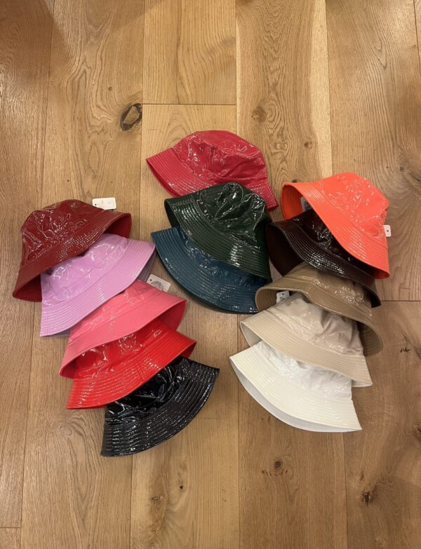 CAPPELLO DA PIOGGIA